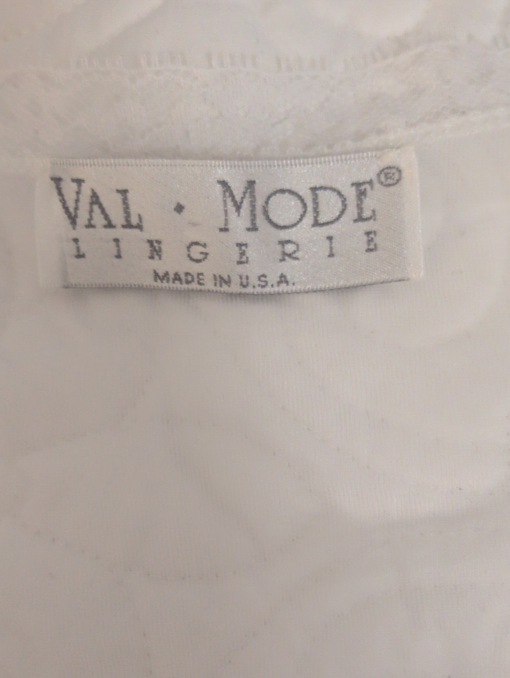 Vintage Val Mode Robe - Picture 6 of 9